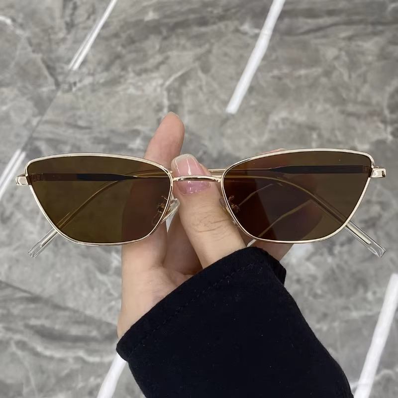 แว่นกันแดดทรงแคทอายสำหรับผู้หญ - Sunglasses Cat Eye บทวิจารณ์และราคา